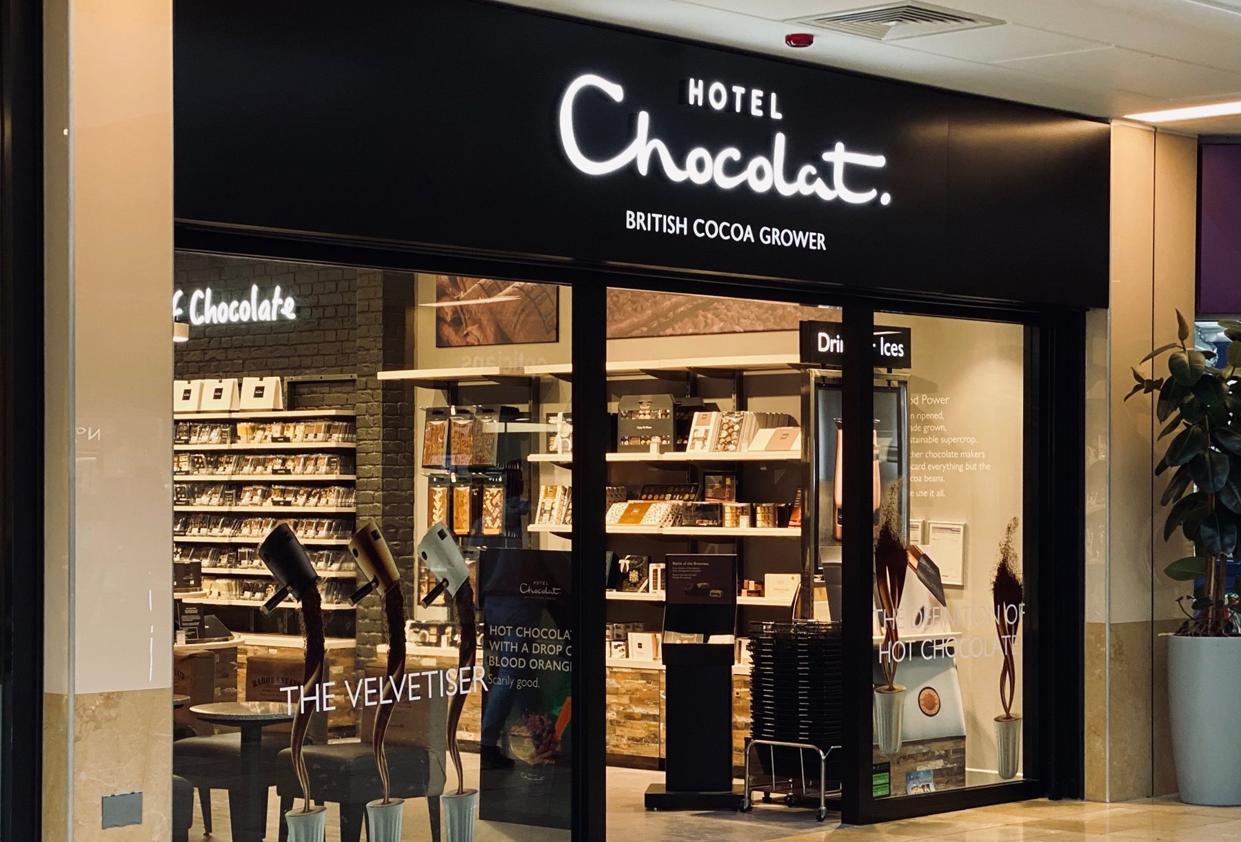 Mars acquires UK luxury chocolate and coffee retailer Hotel